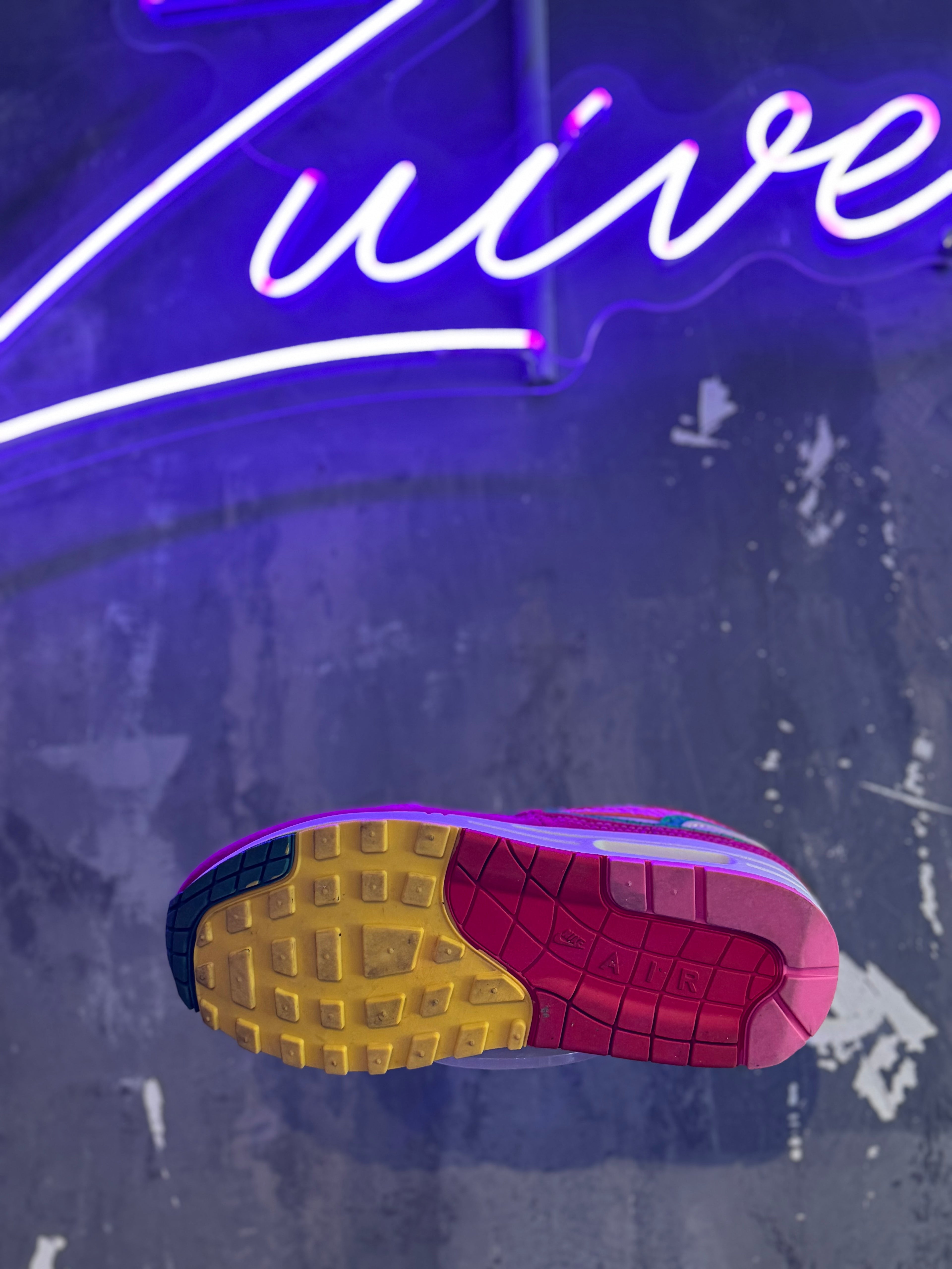 Air Max 1 La Familia