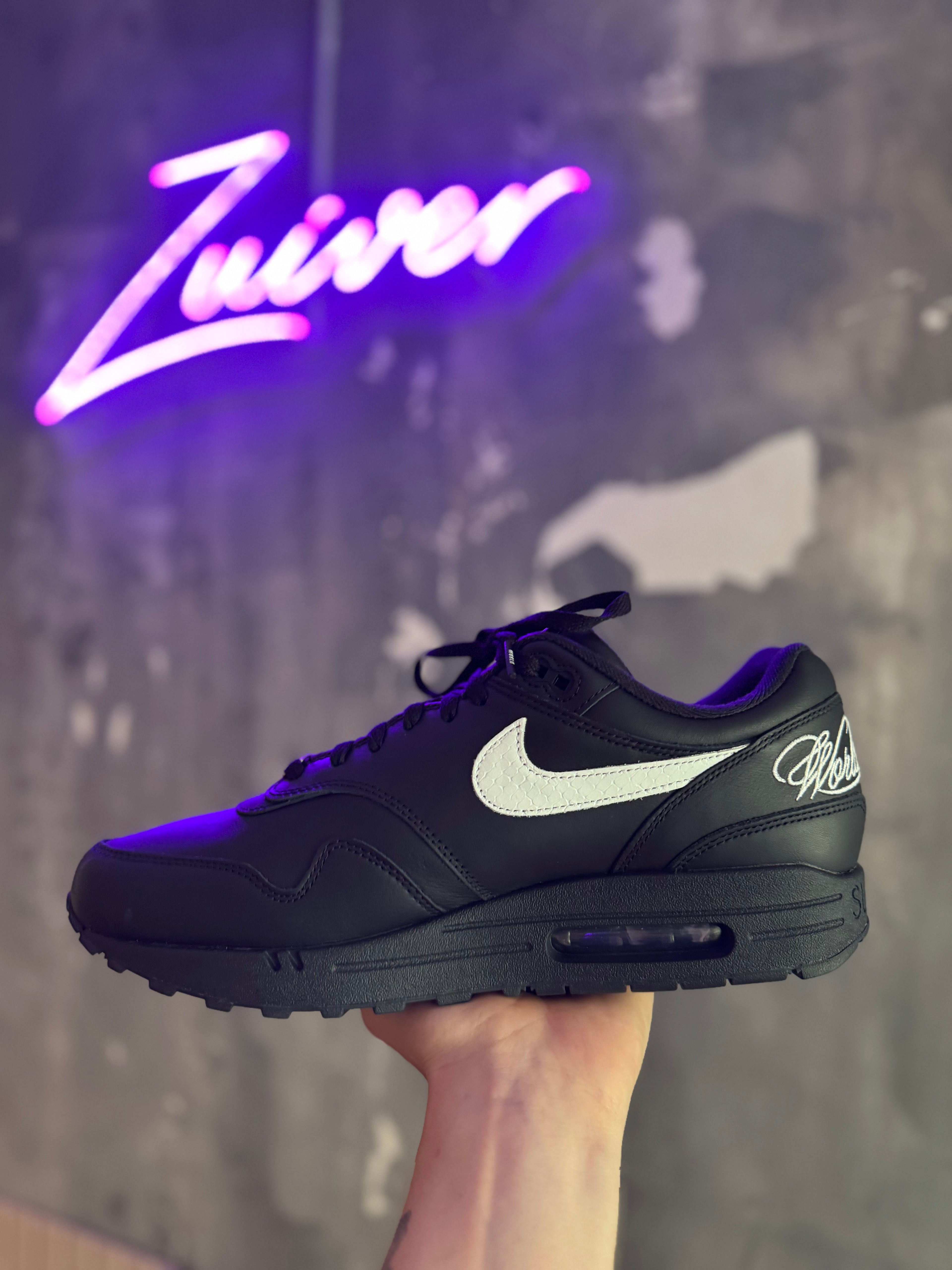 Nike Air Max 1 - Supreme Black maat 46