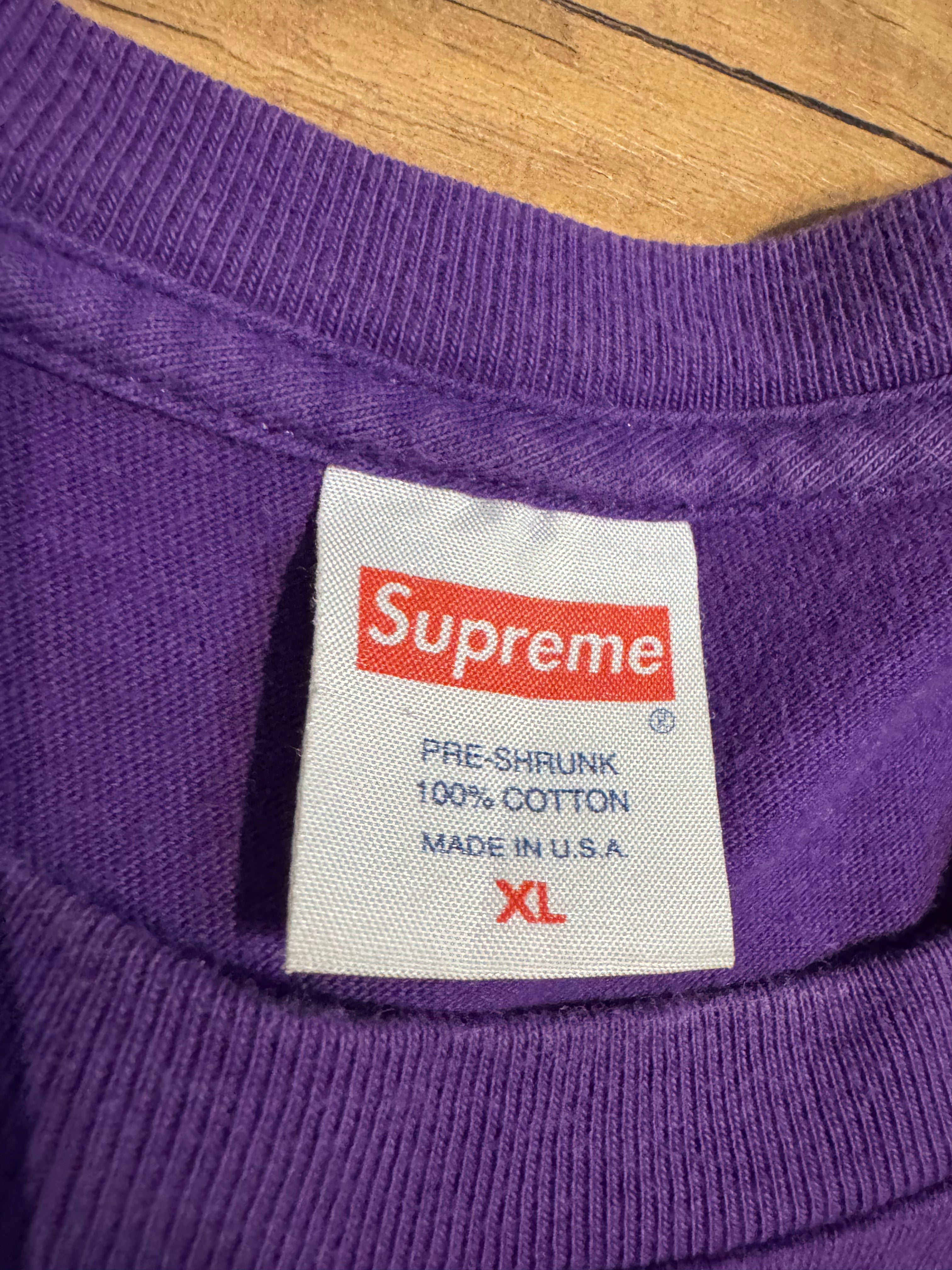 Supreme T-Shirt - Beyond Dreams paars maat XL