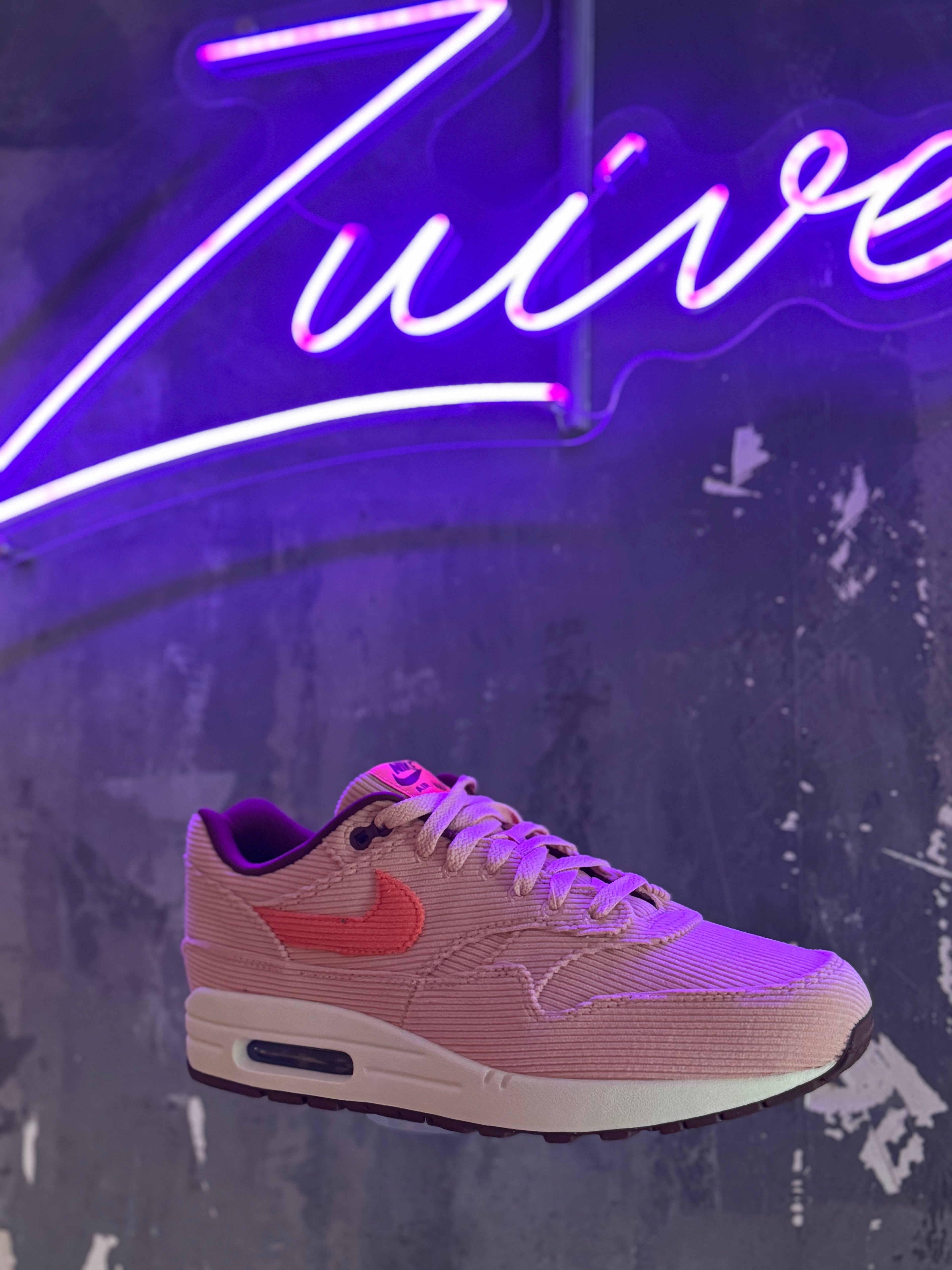 Nike Air Max 1 - Corduroy Coral
