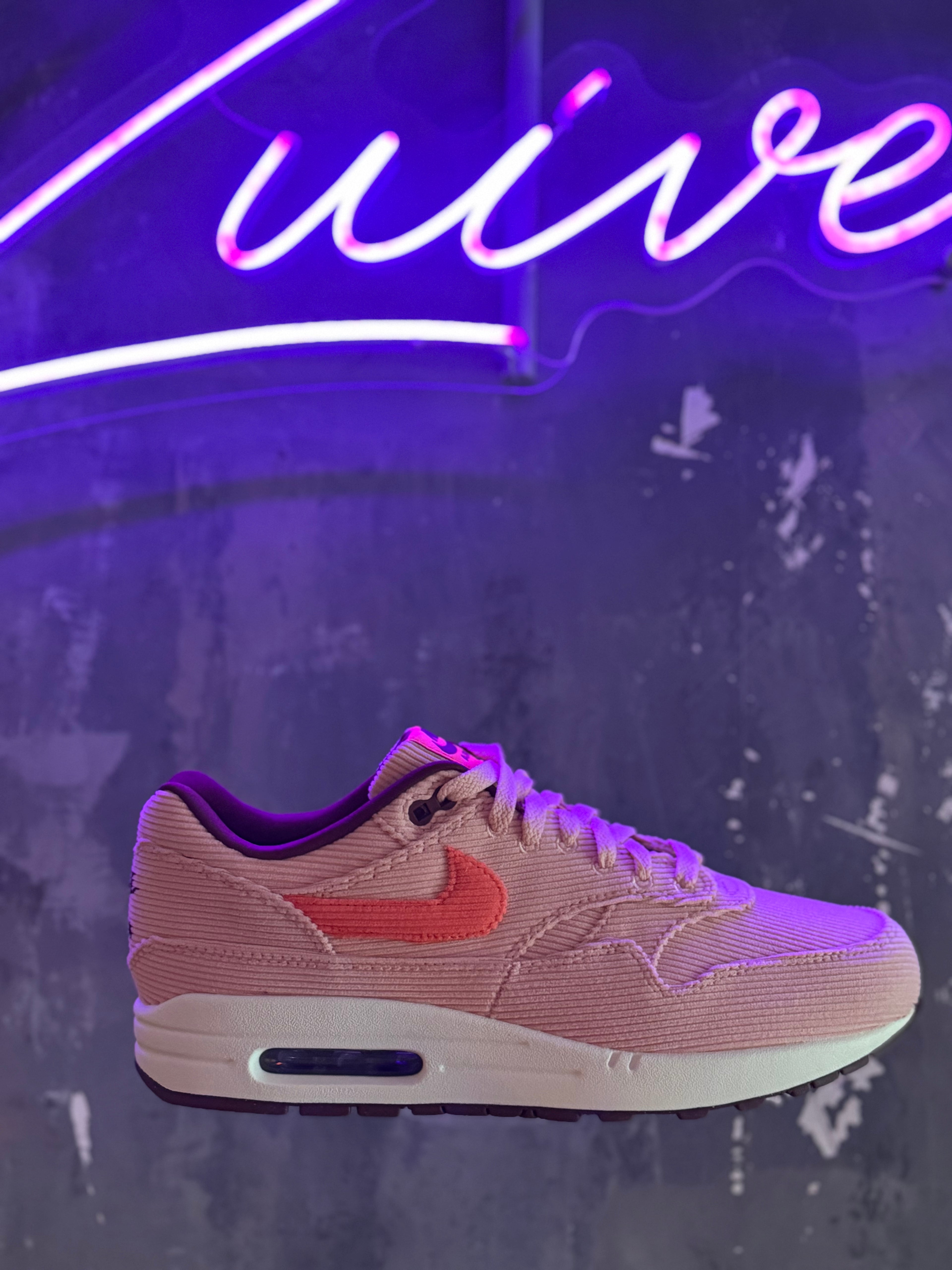 Nike Air Max 1 - Corduroy Coral