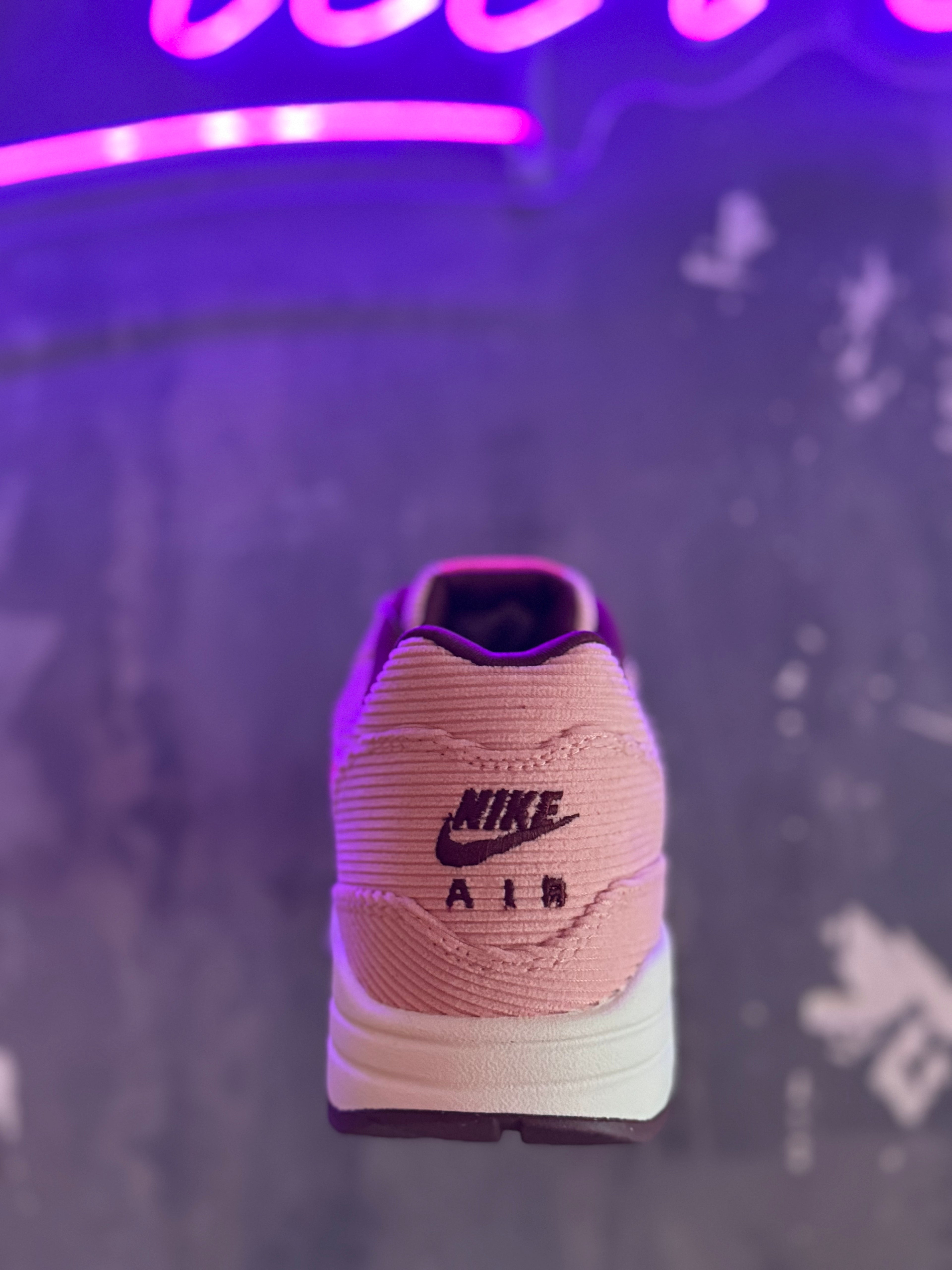 Nike Air Max 1 - Corduroy Coral