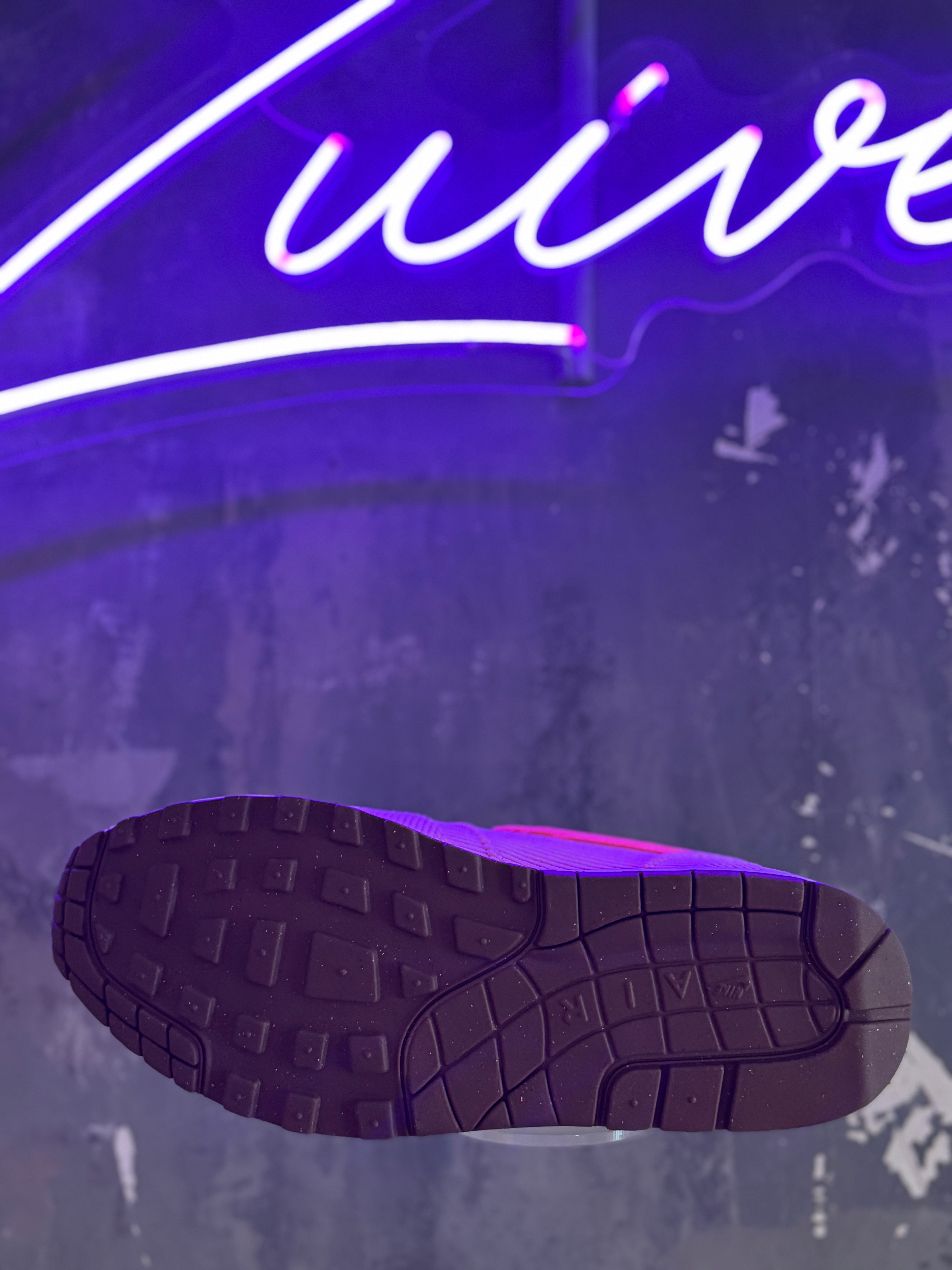 Nike Air Max 1 - Corduroy Coral