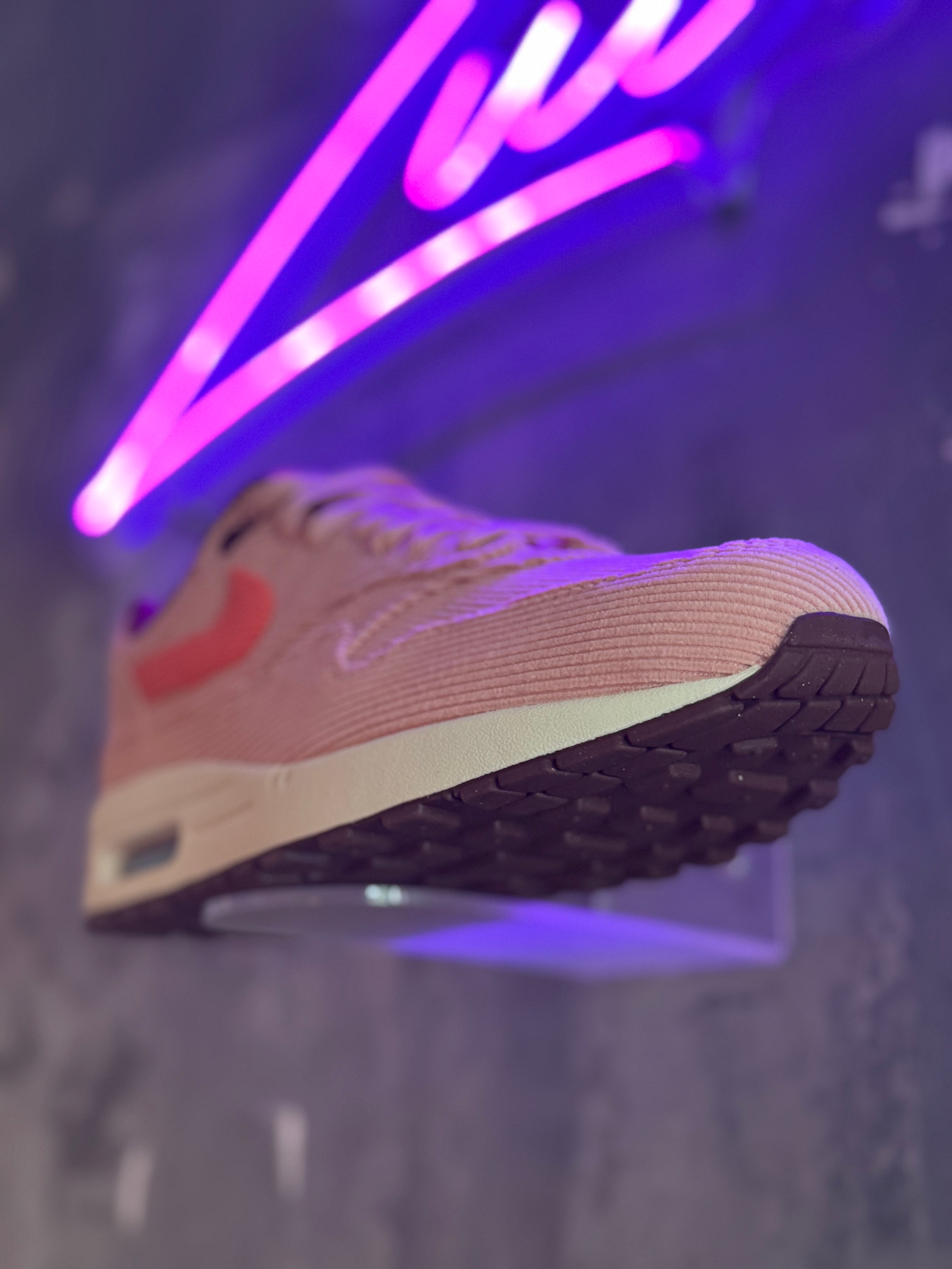 Nike Air Max 1 - Corduroy Coral