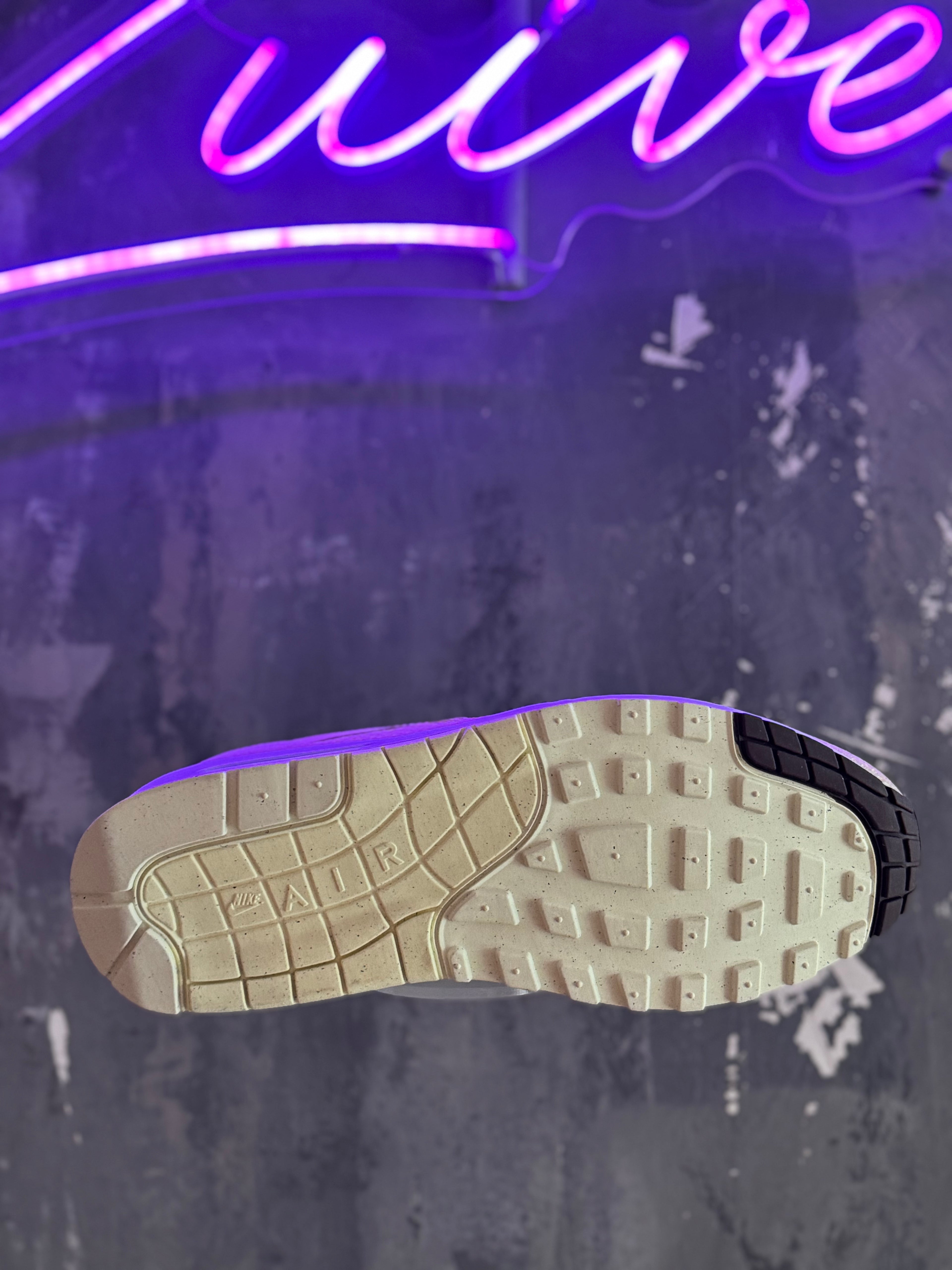 Nike Air Max 1 - Safari Coconut maat 44