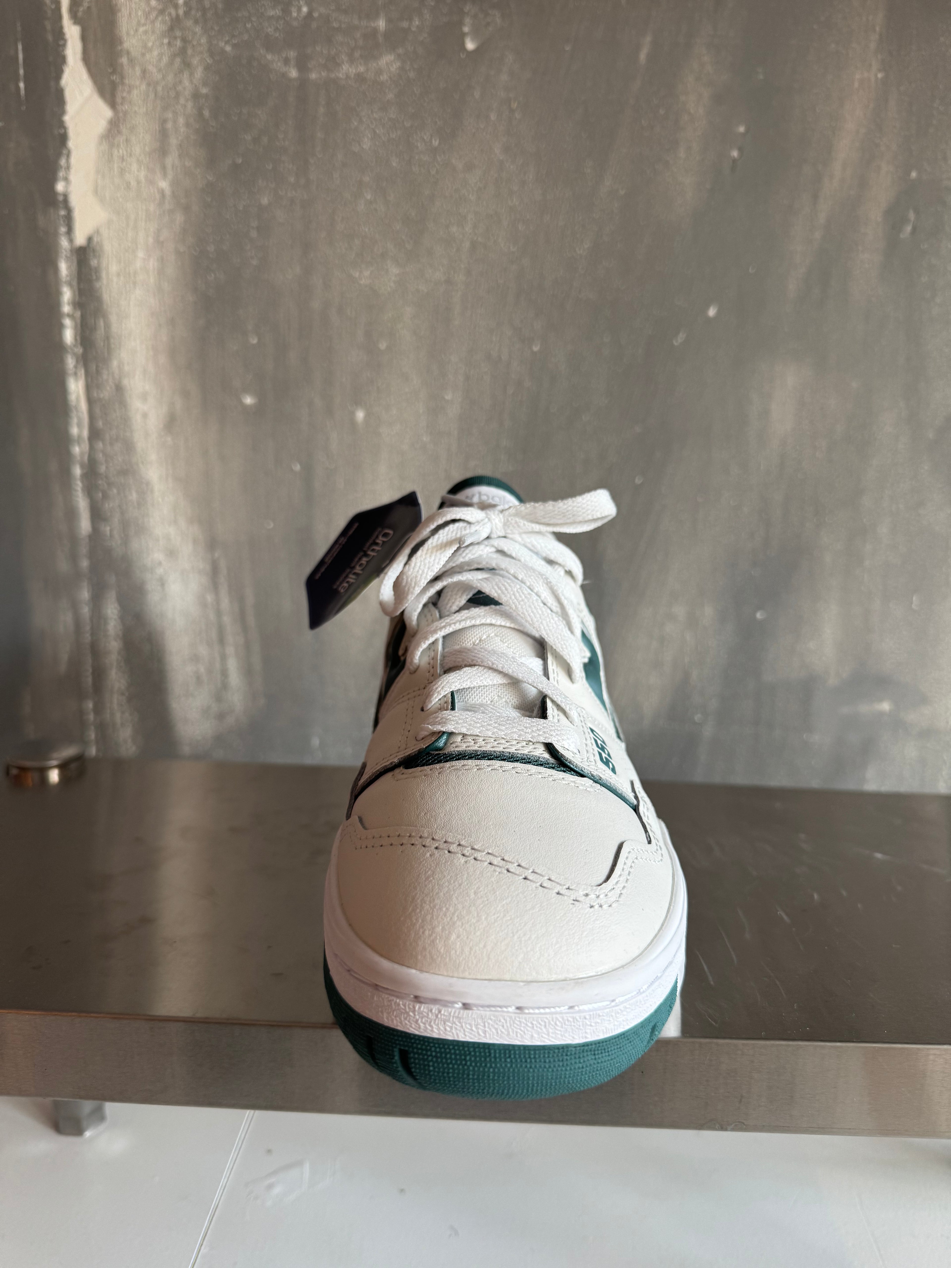 De New Balance 550 WIT/GROEN 40,5