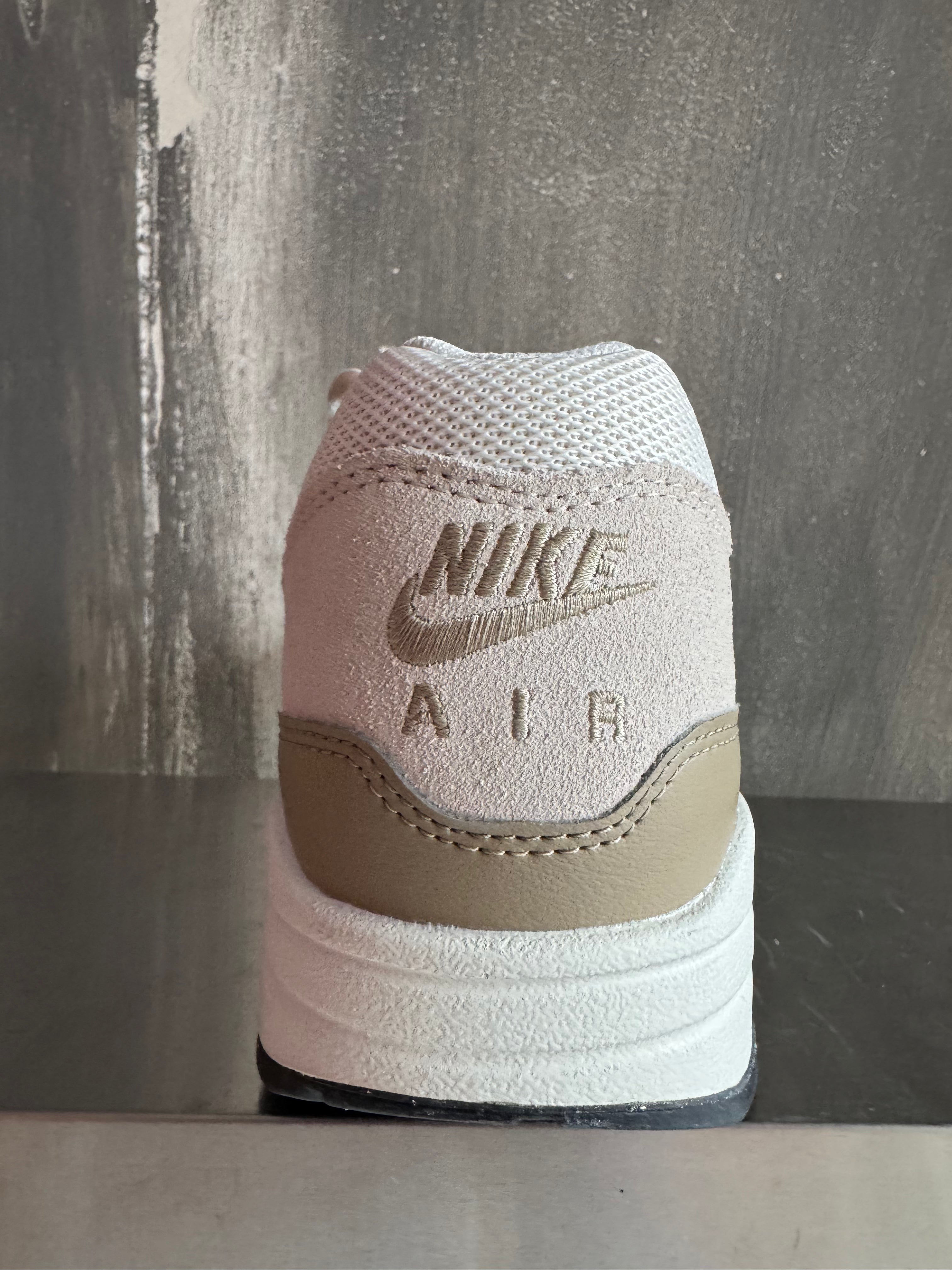 Nike Air Max 1 - Phantom Khaki maat 43