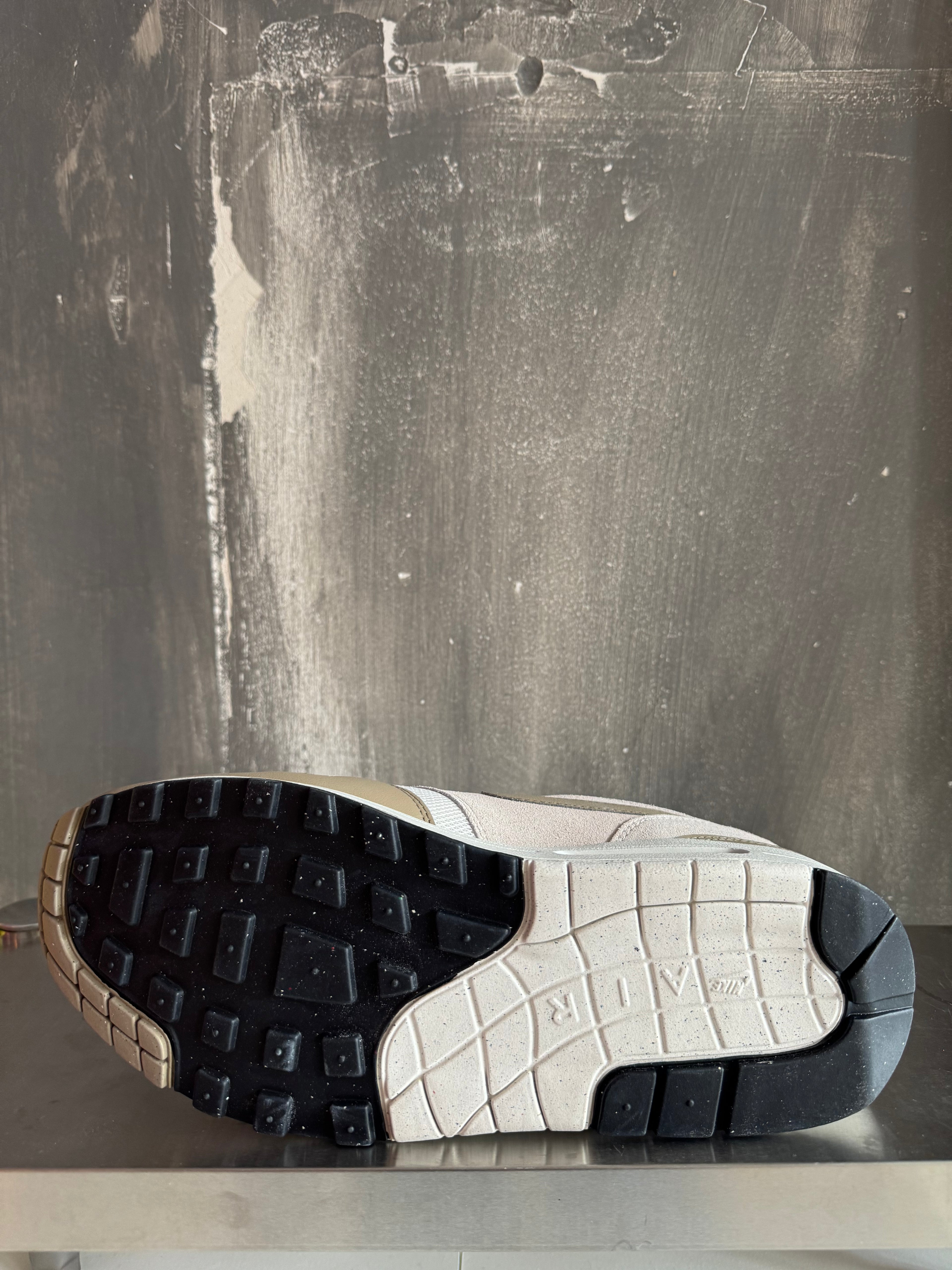 Nike Air Max 1 - Phantom Khaki maat 43