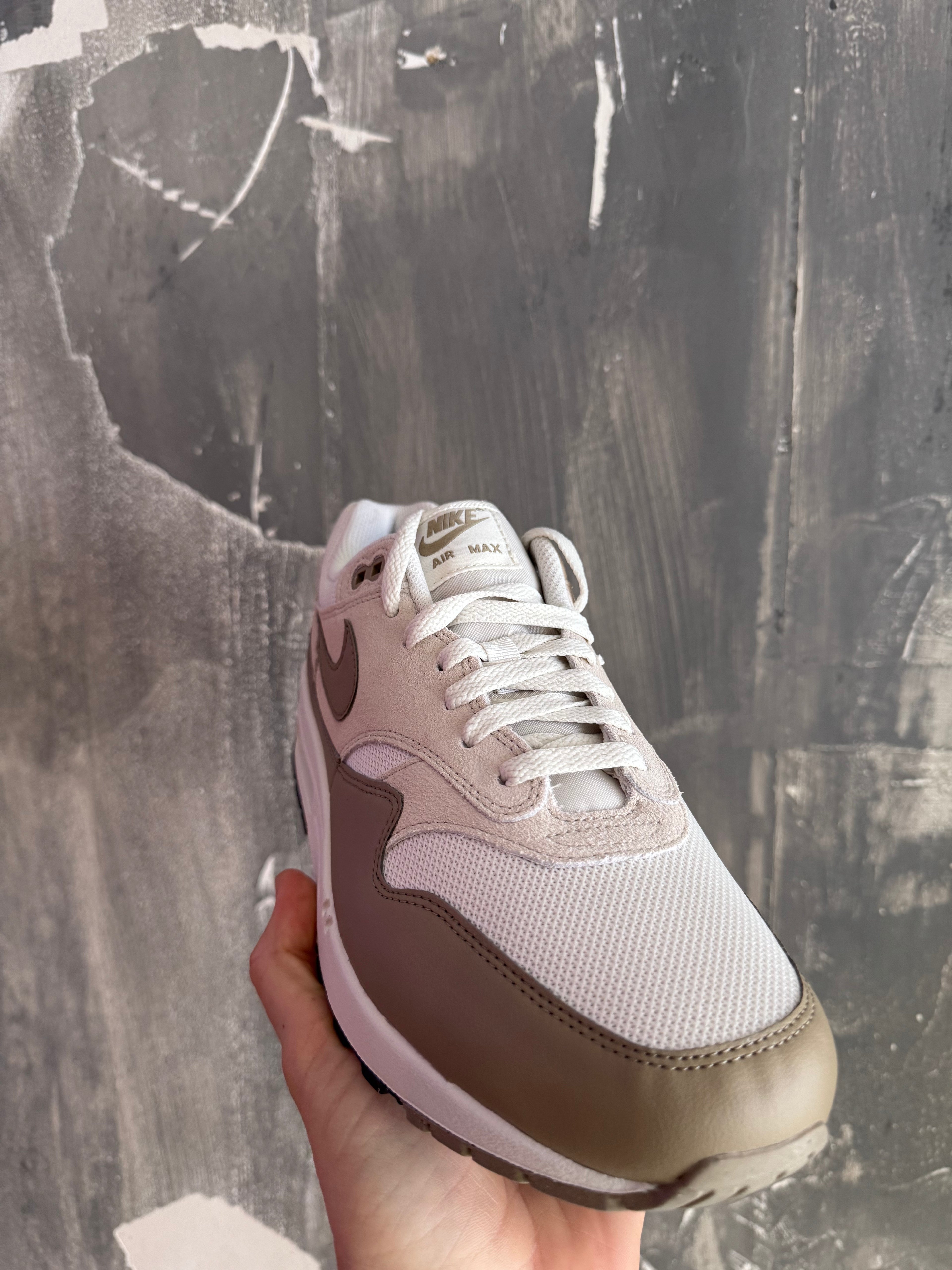 Nike Air Max 1 - Phantom Khaki maat 43