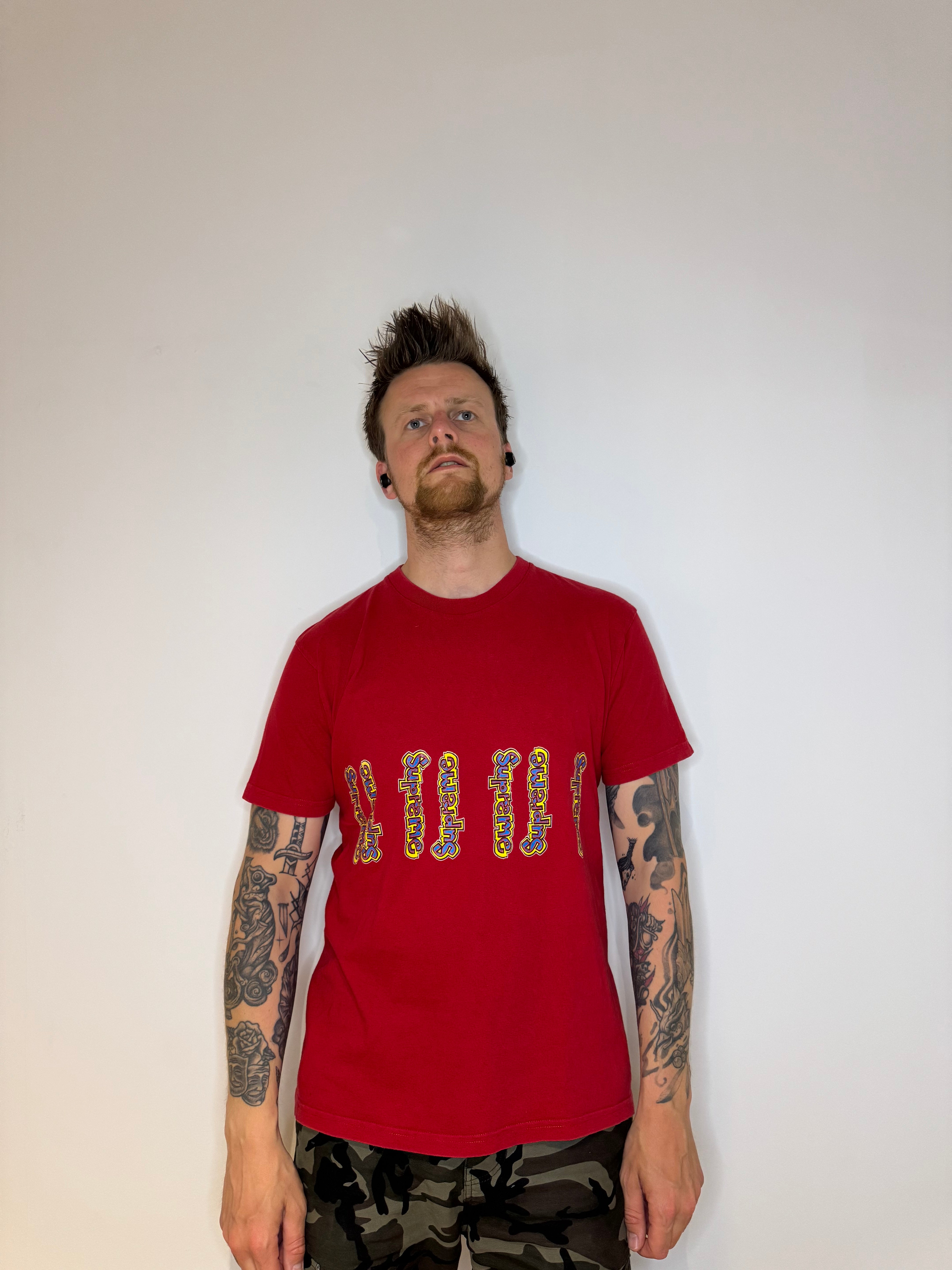 Supreme T-Shirt lettering colors red maat M