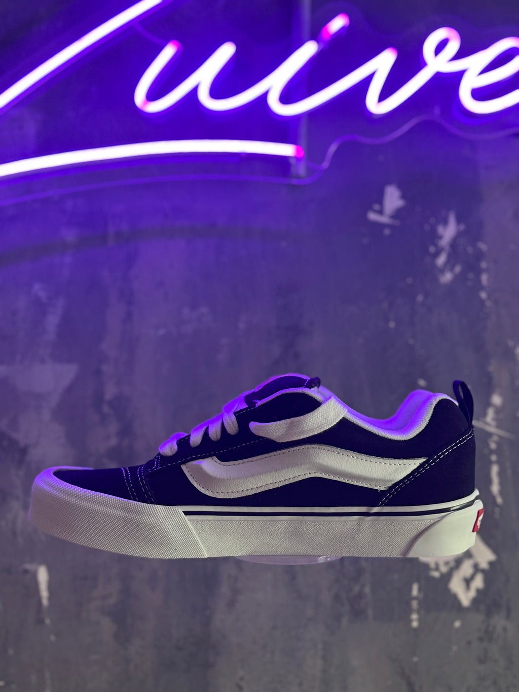 Vans KNU School