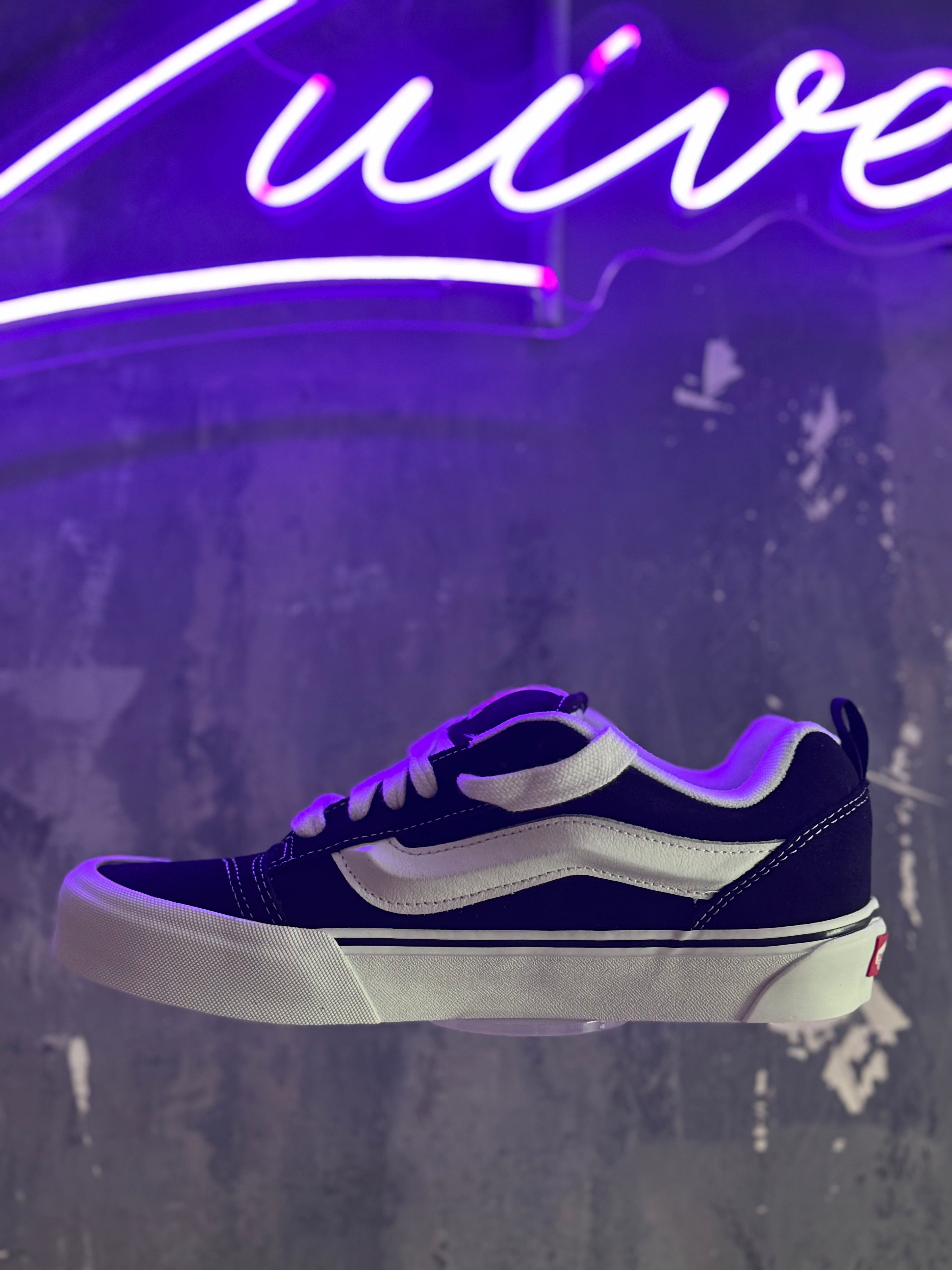 Vans KNU School