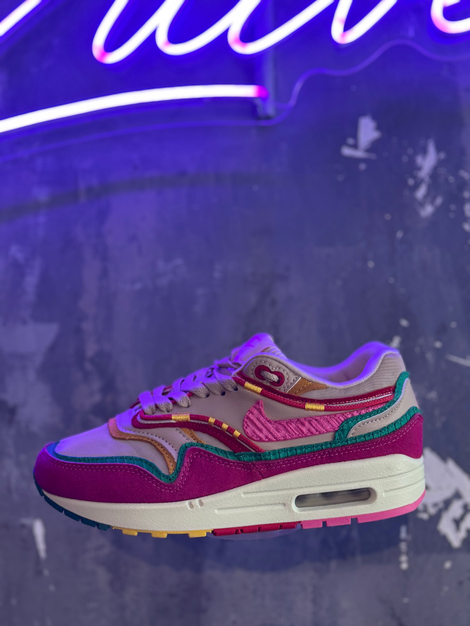 Air Max 1 La Familia