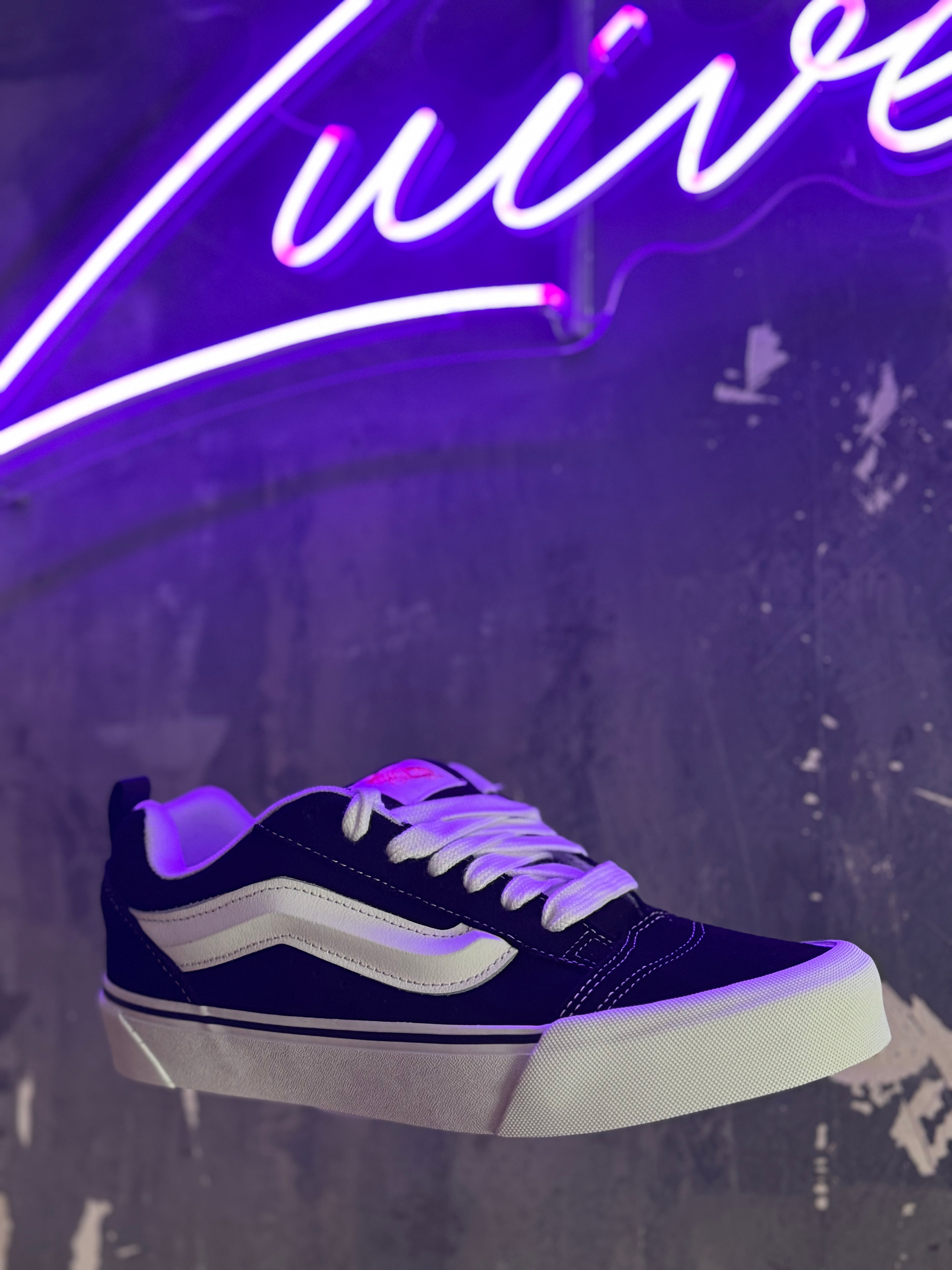 Vans KNU School