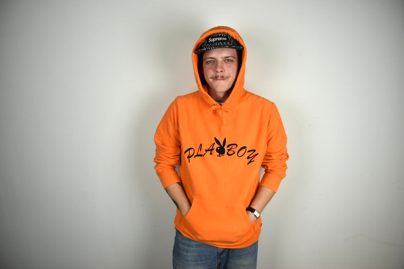 Supreme x Playboy Hoodie – Oranje – Limited Edition – Maat L