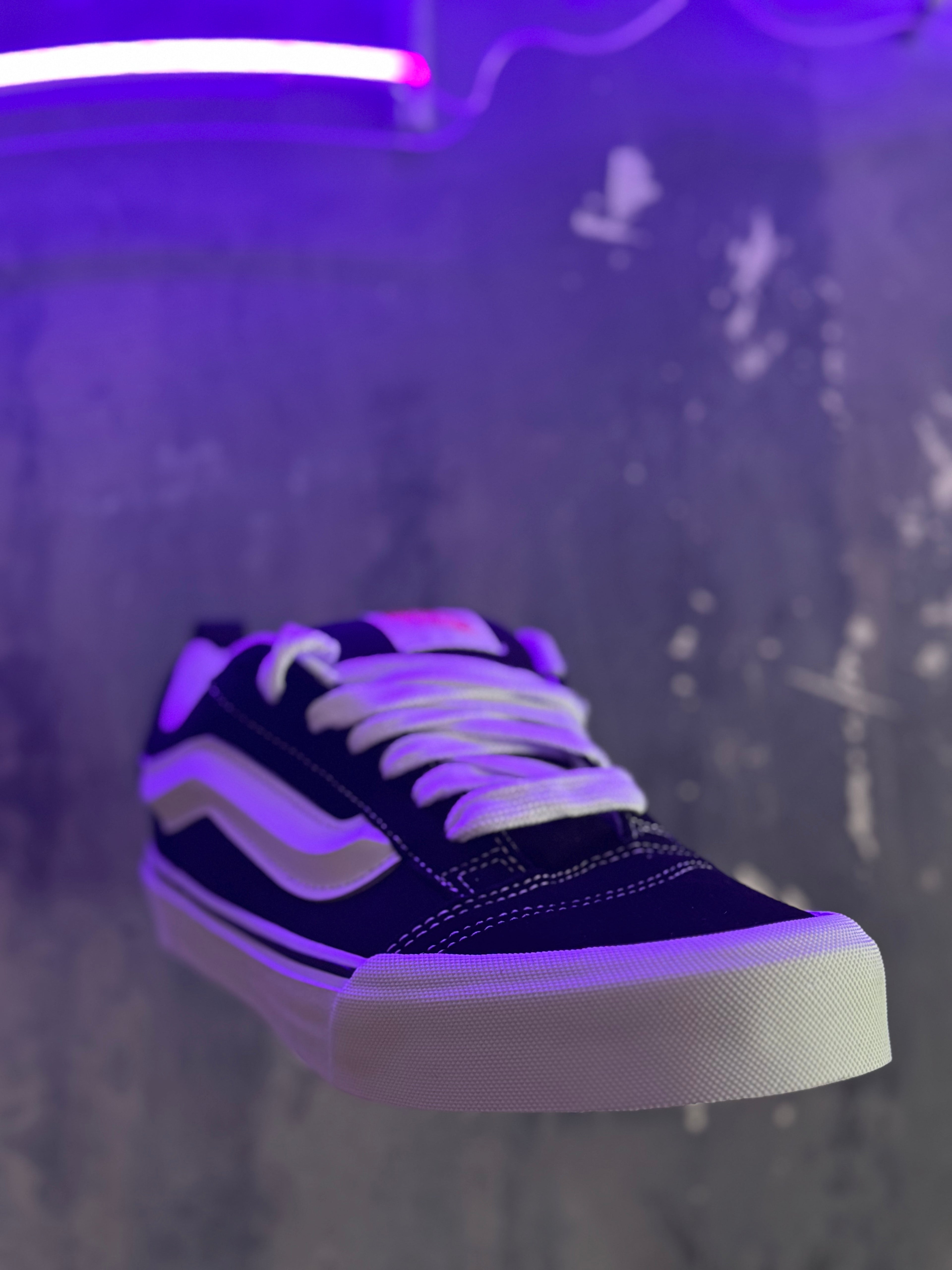 Vans KNU School