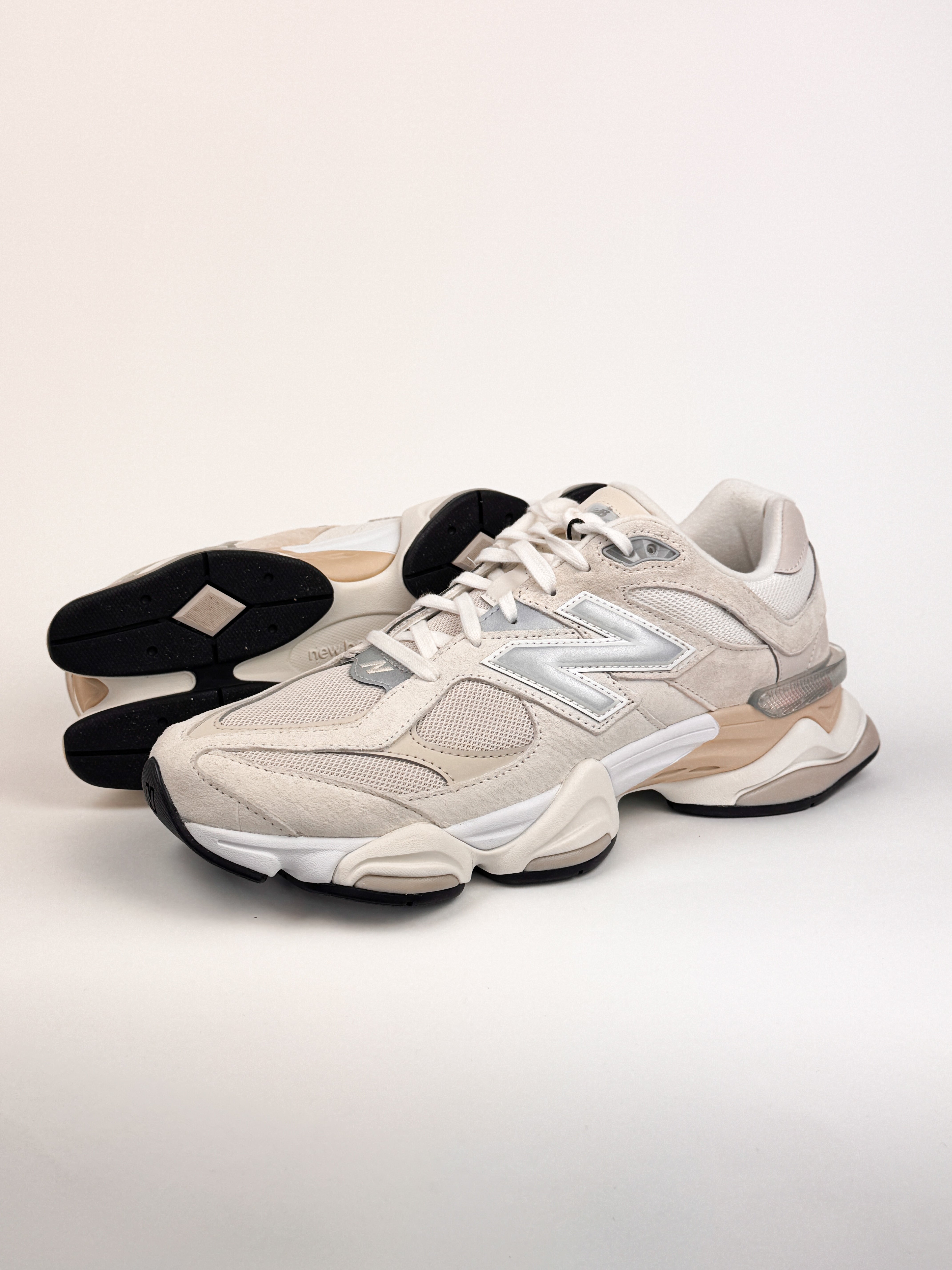 New Balance 9060 - Beige