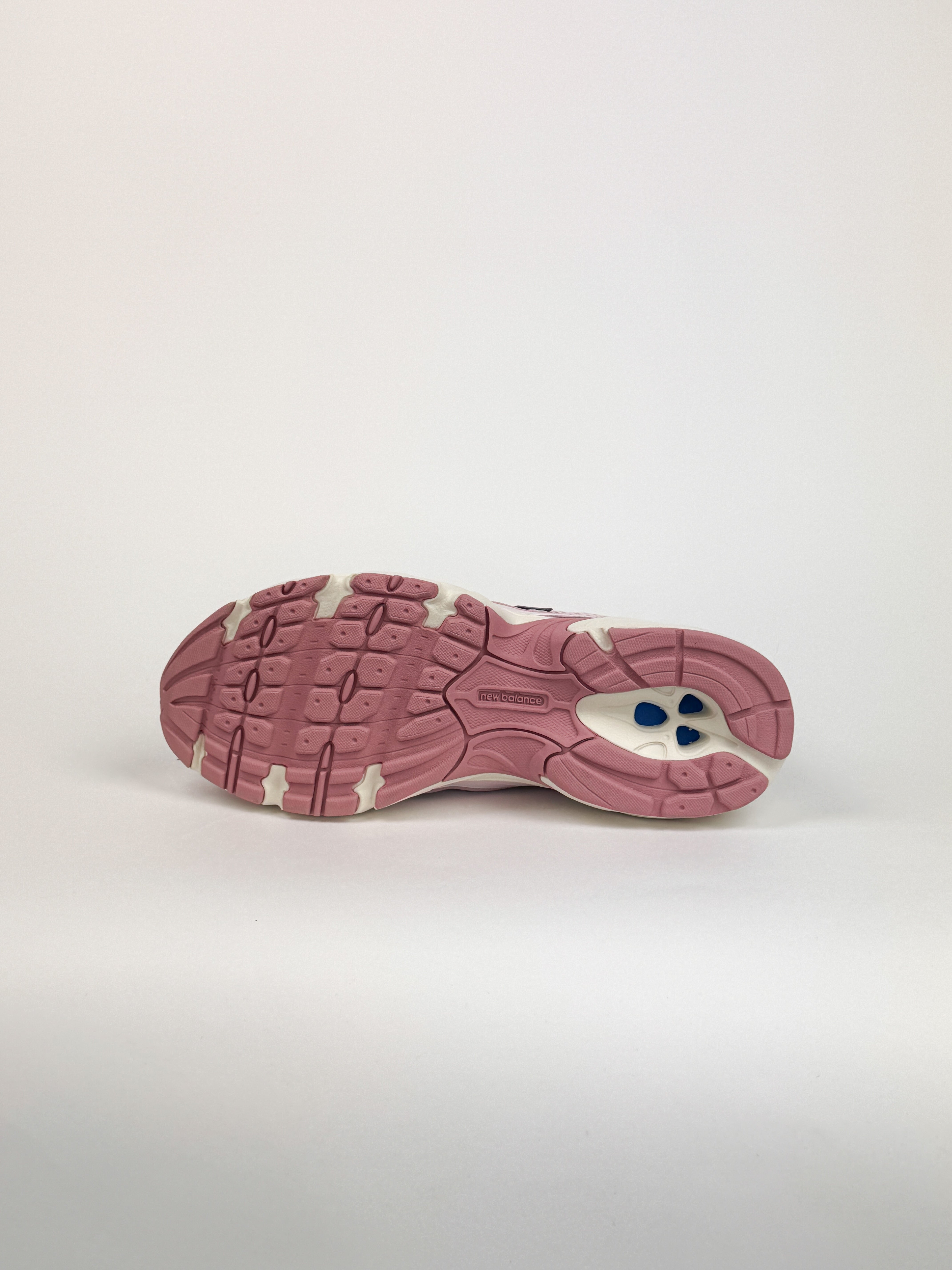 New Balance 740 - Pink Granite