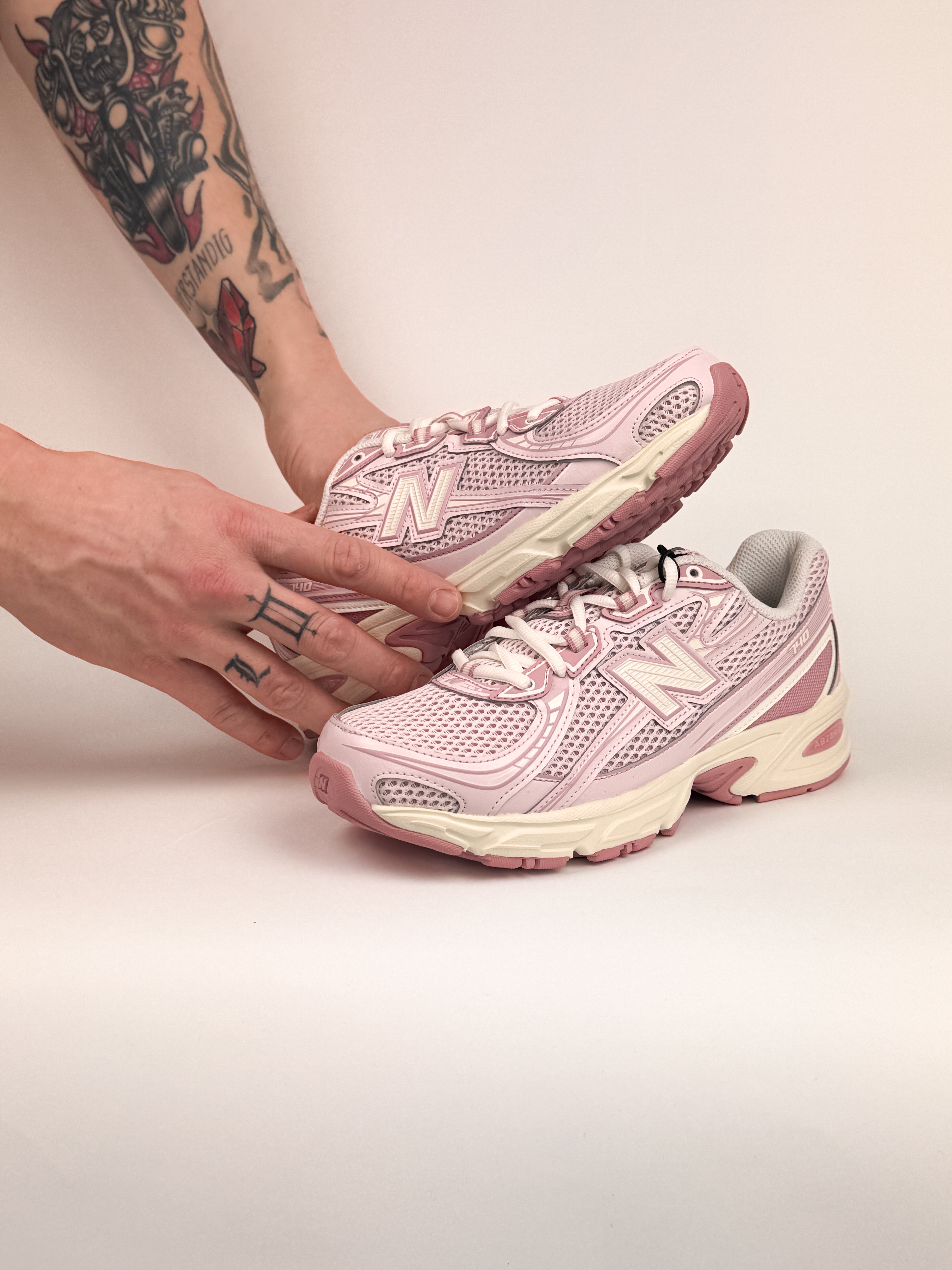 New Balance 740 - Pink Granite