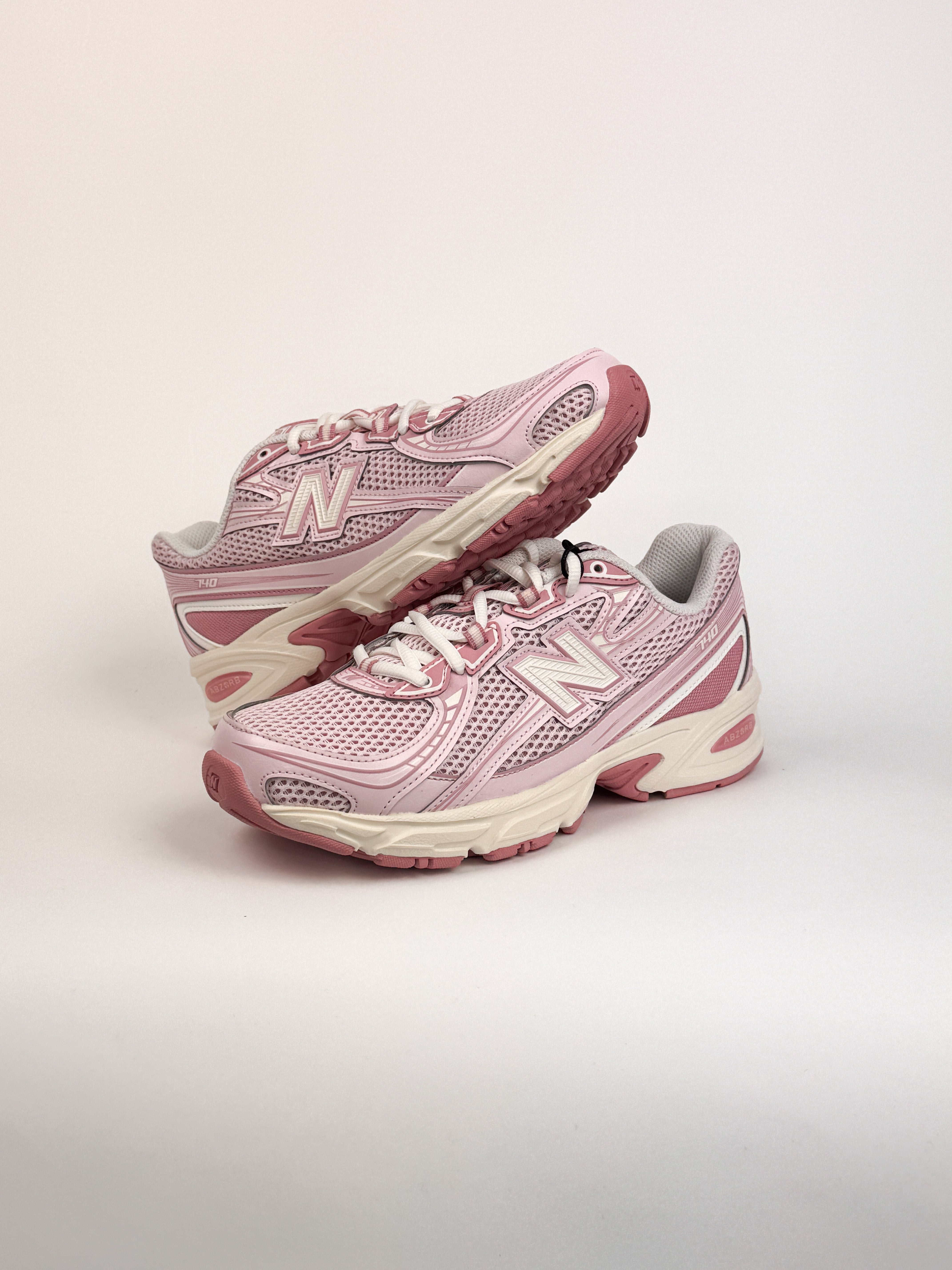 New Balance 740 - Pink Granite