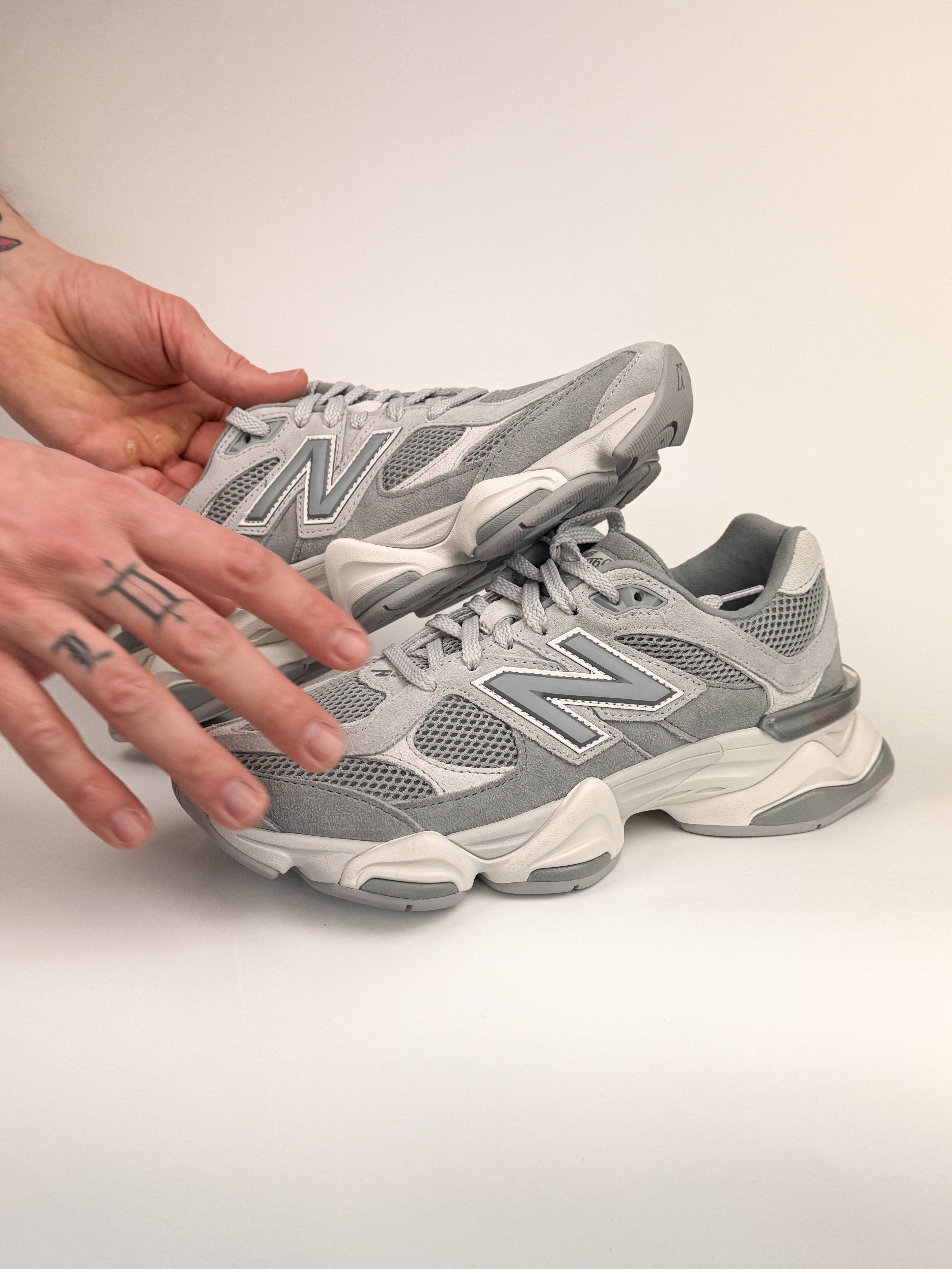 New Balance 9060 - Grey