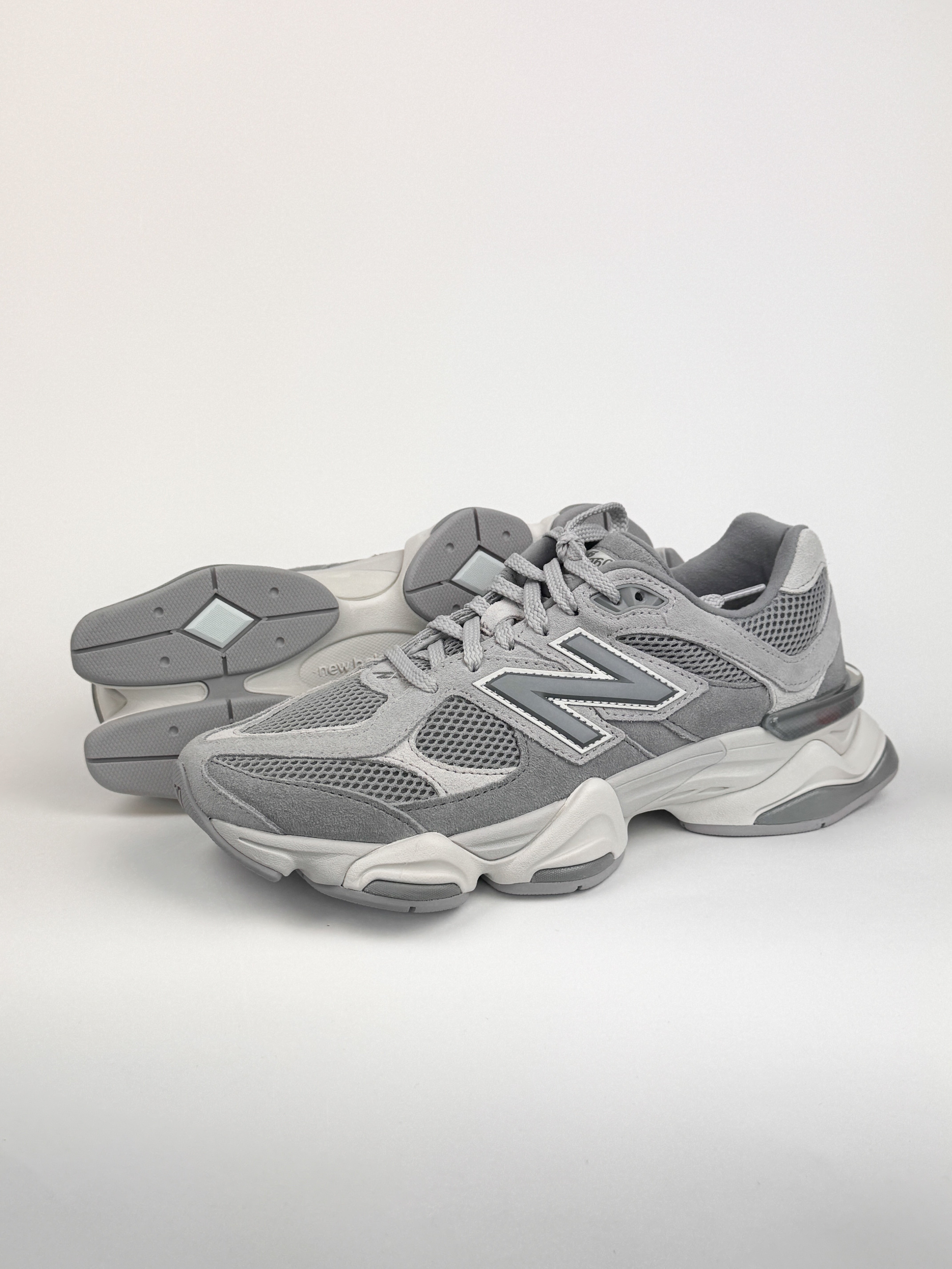 New Balance 9060 - Grey