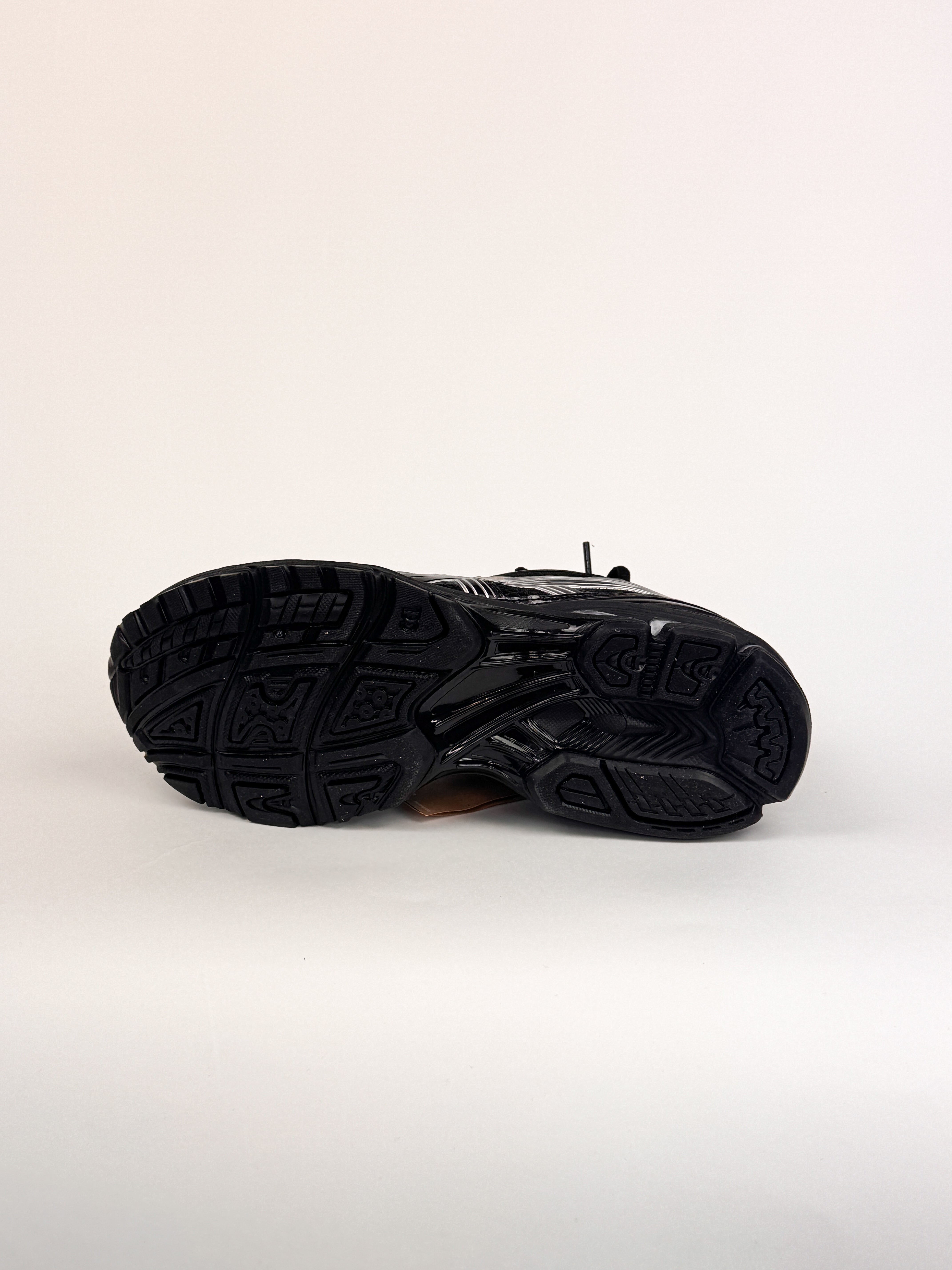 Asics Gel-Kayano - Black