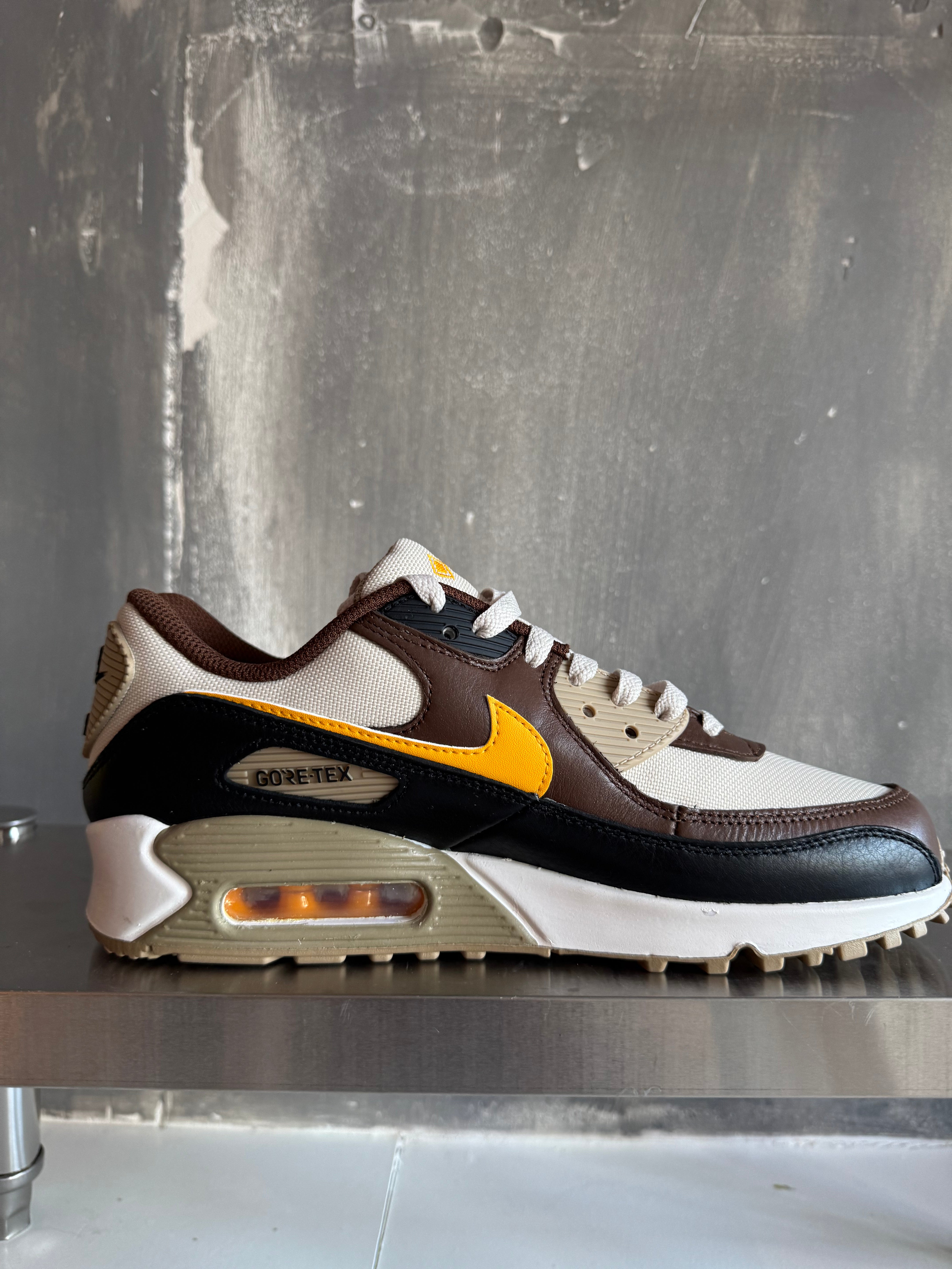 Nike Air Max 90 GORE-TEX zwart/bruin/oranje maat 39