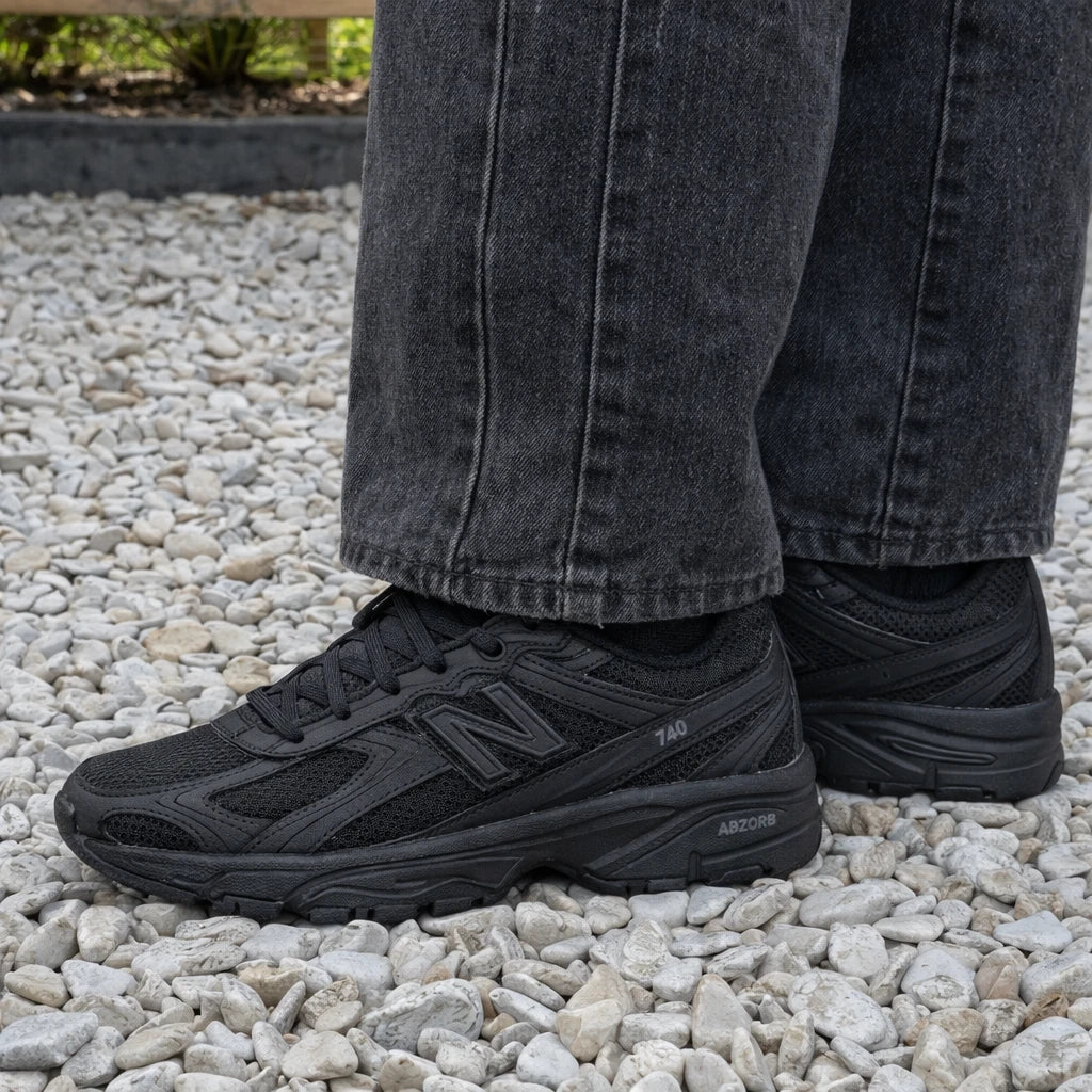 New Balance 740 Triple Black (GS)