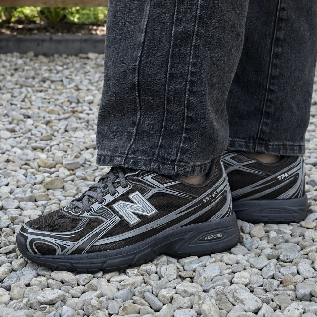 New Balance 740 Black Metallic