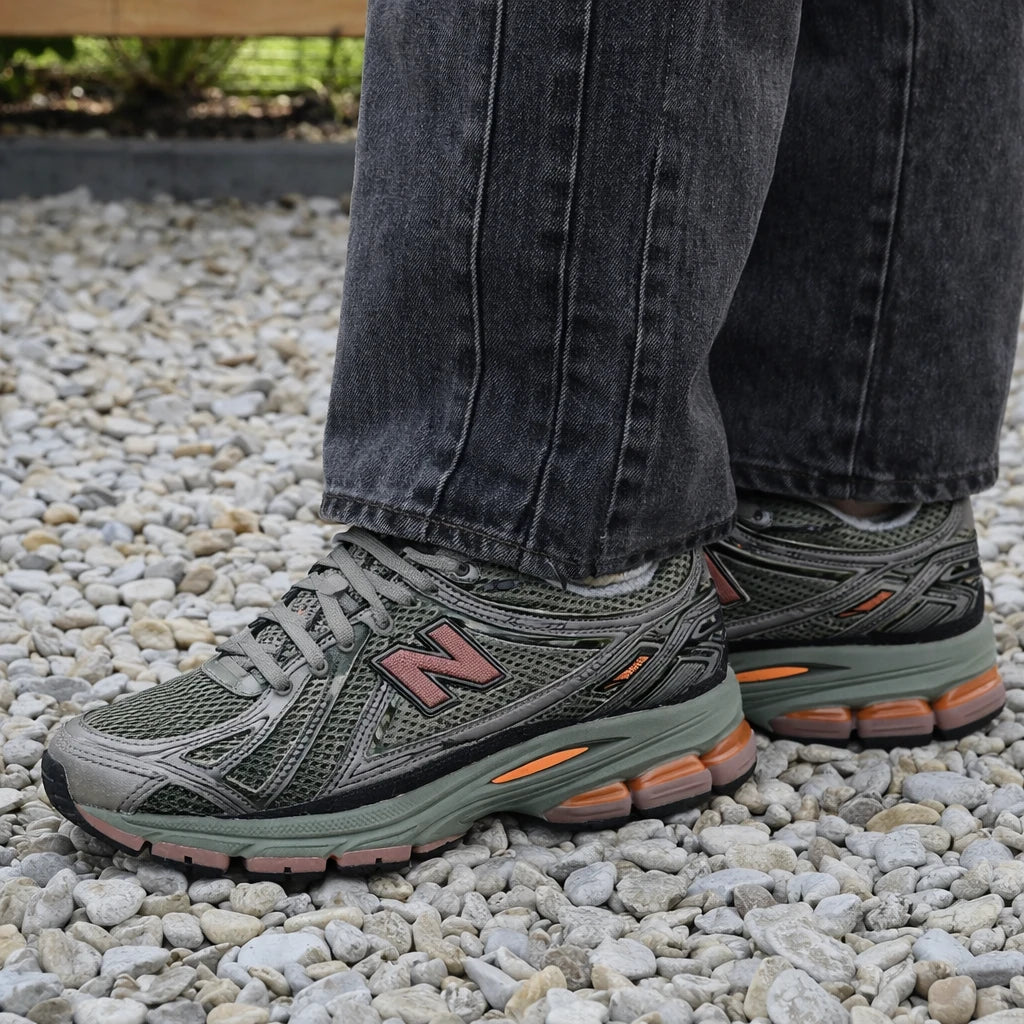 New Balance U1906R Dark Silver Metallic Rosewood