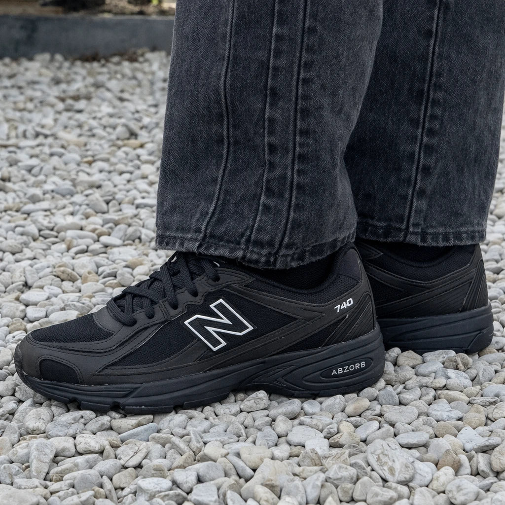 New Balance 740 Black Grey