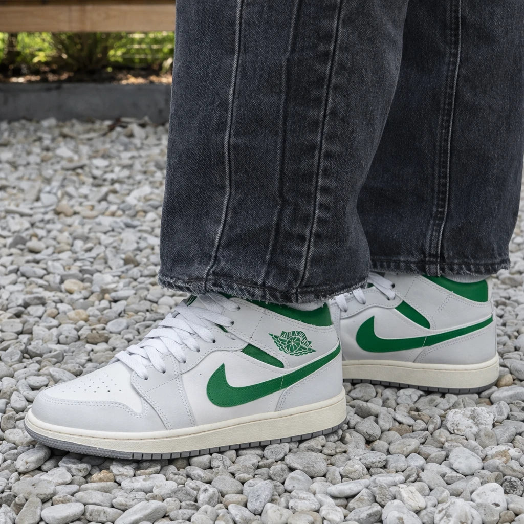 Jordan 1 Mid White Pure Platinum Pine Green (GS)