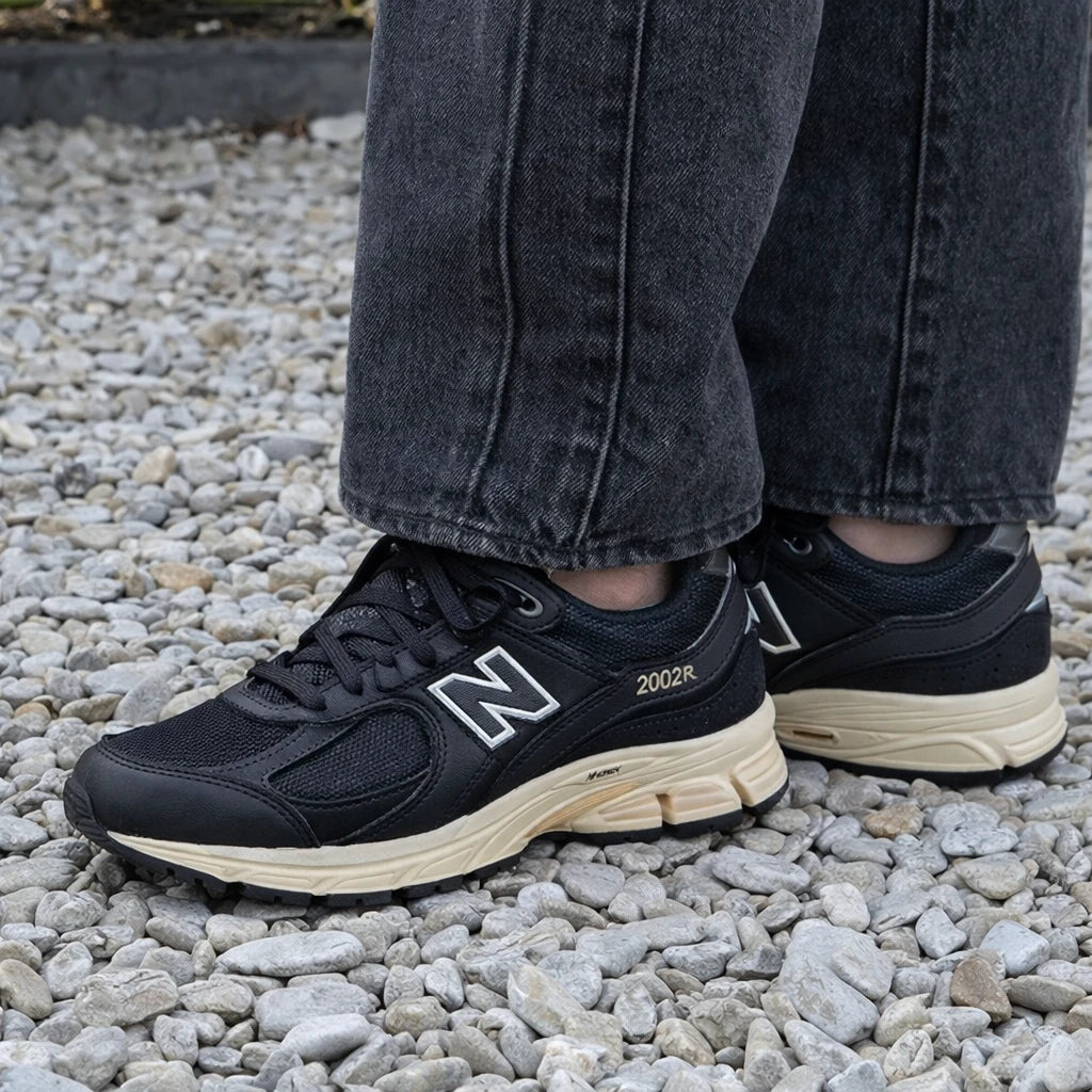 New Balance 2002R Black Vintage